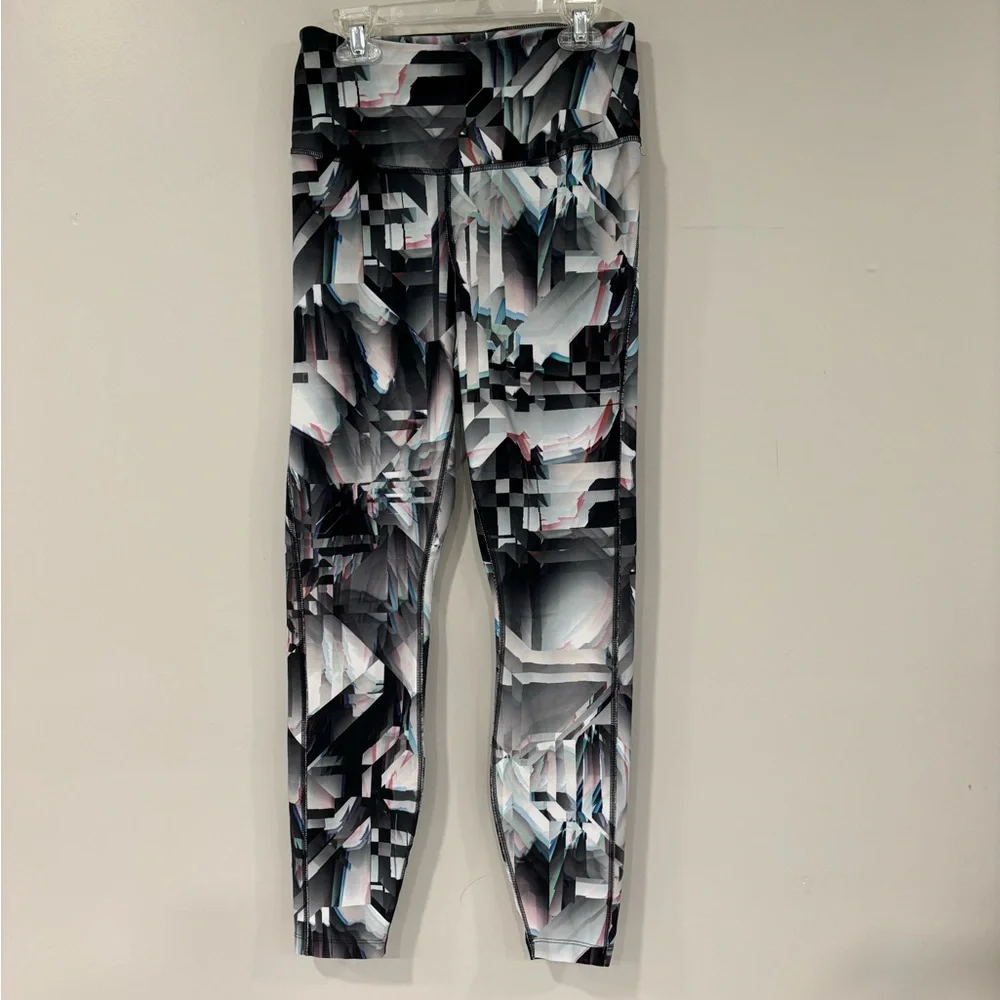 Nike Women’s Leggings with Geometric Pattern - Black, White, Gray Medium
